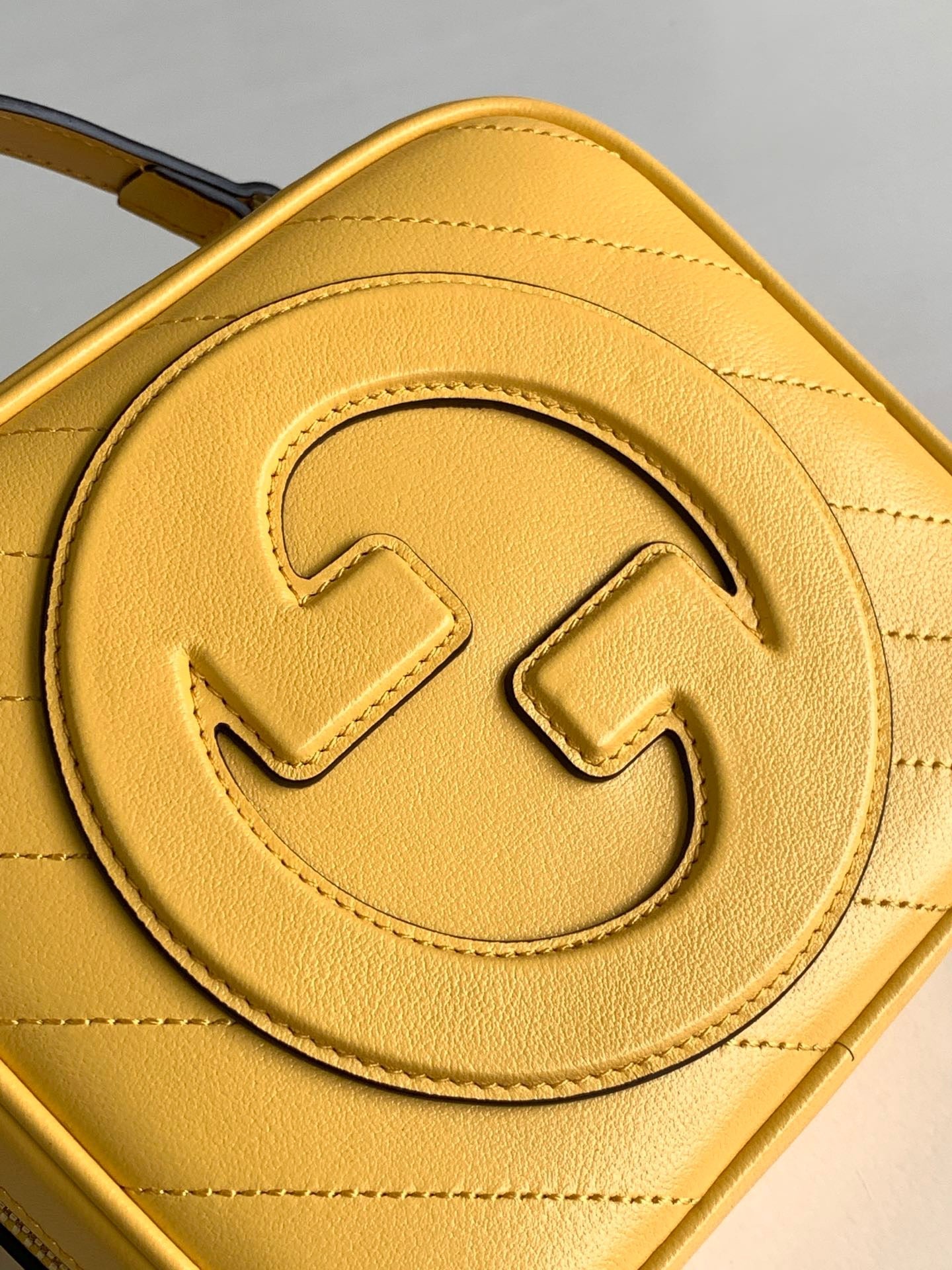 Gucci Blondie Small Top Handle Bag