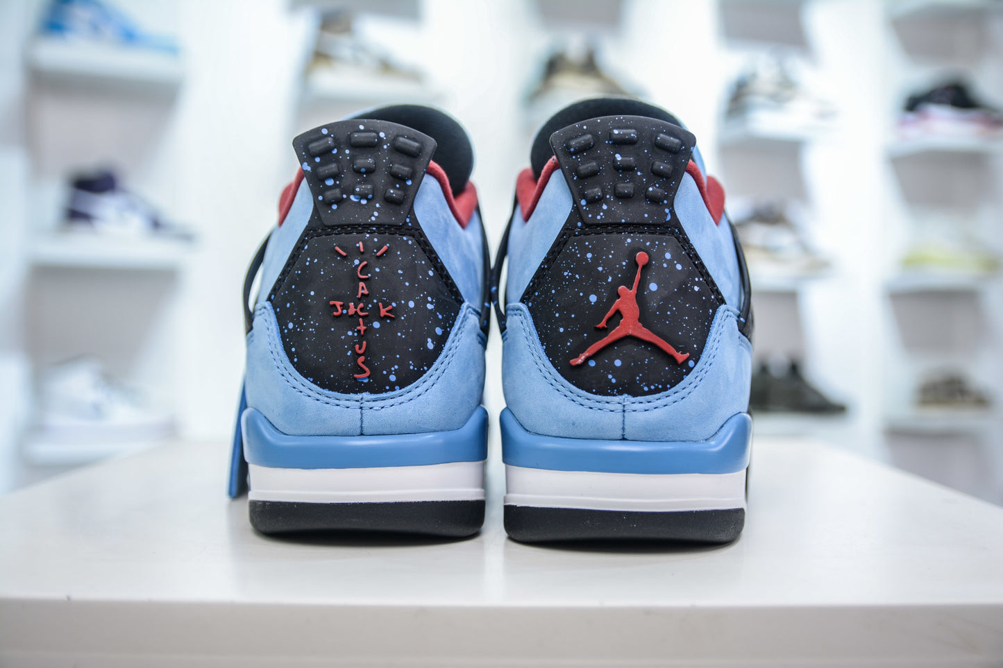 NIKE x Travis Scott Air Jordan 4 Retro