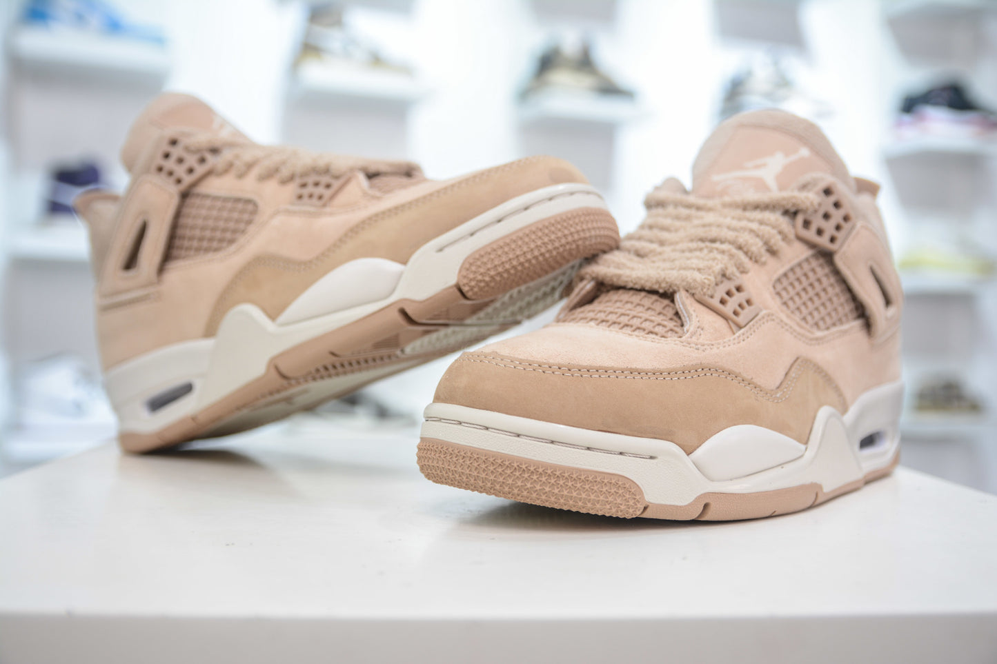 NIKE Air Jordan 4 Retro