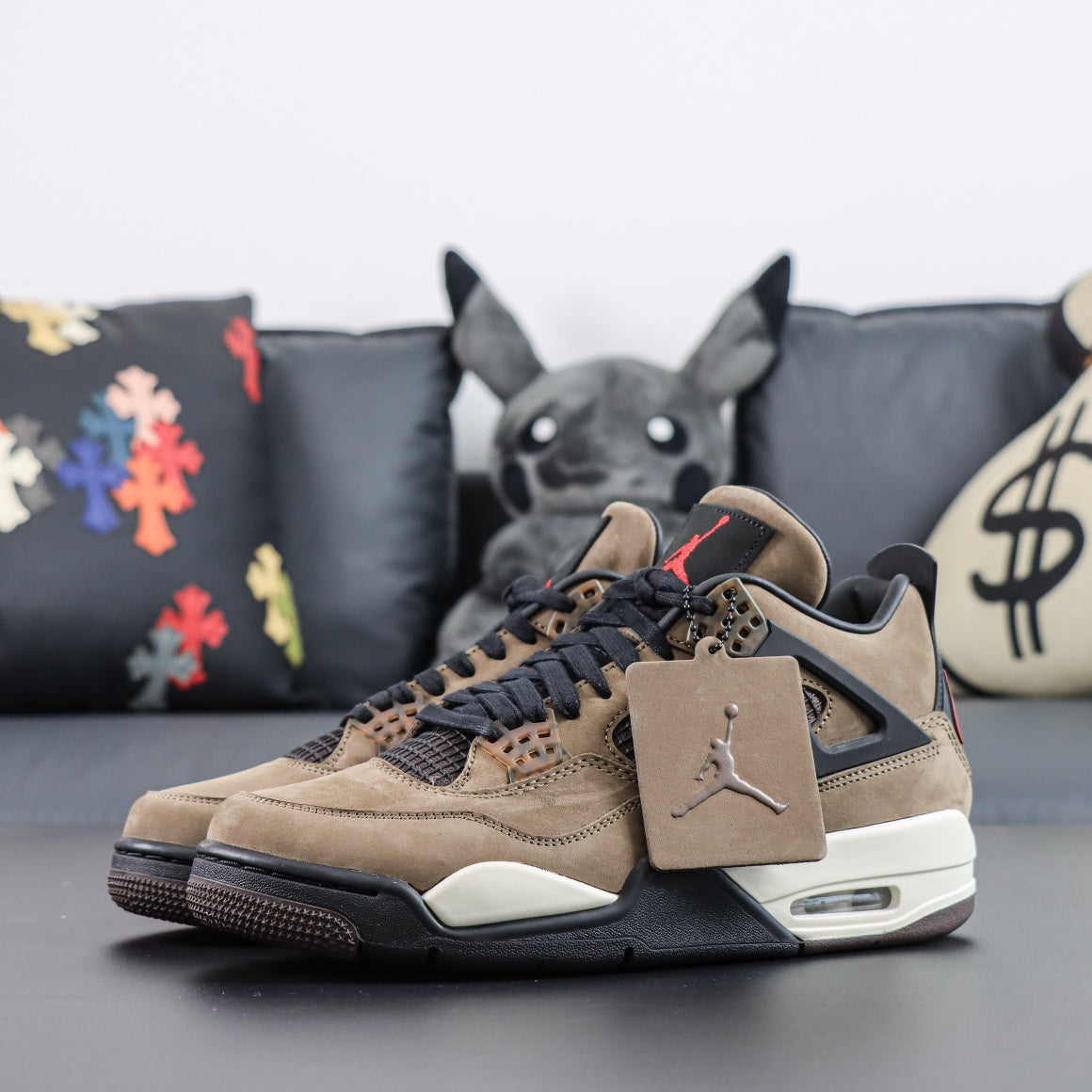 NIKE x Travis Scott Air Jordan 4