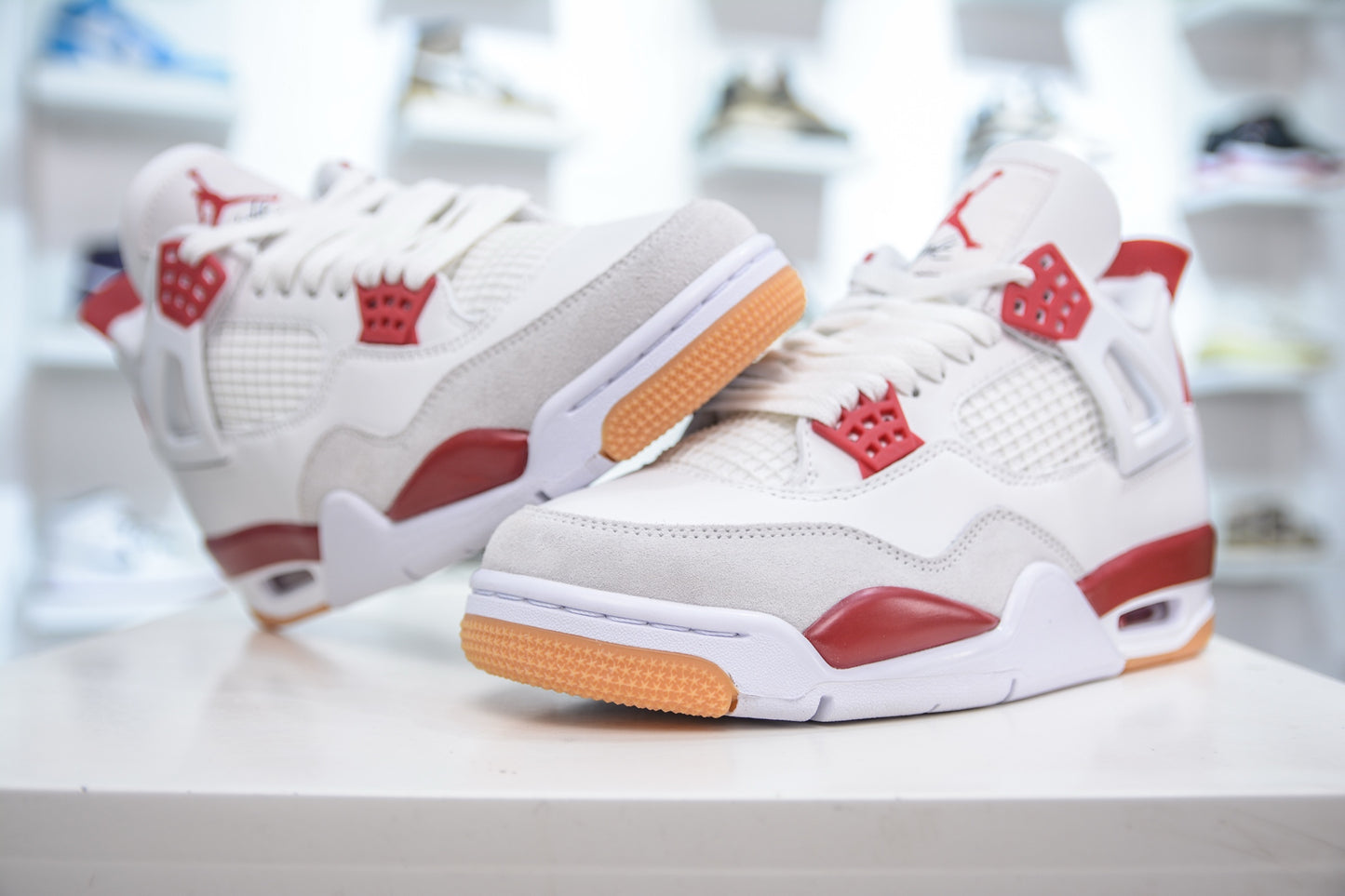 NIKE x Travis Scott Air Jordan 4 Retro