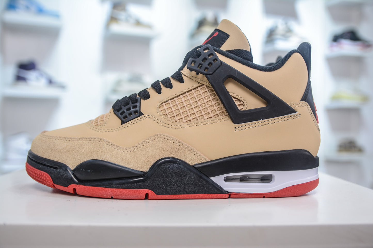 NIKE Air Jordan 4 Retro