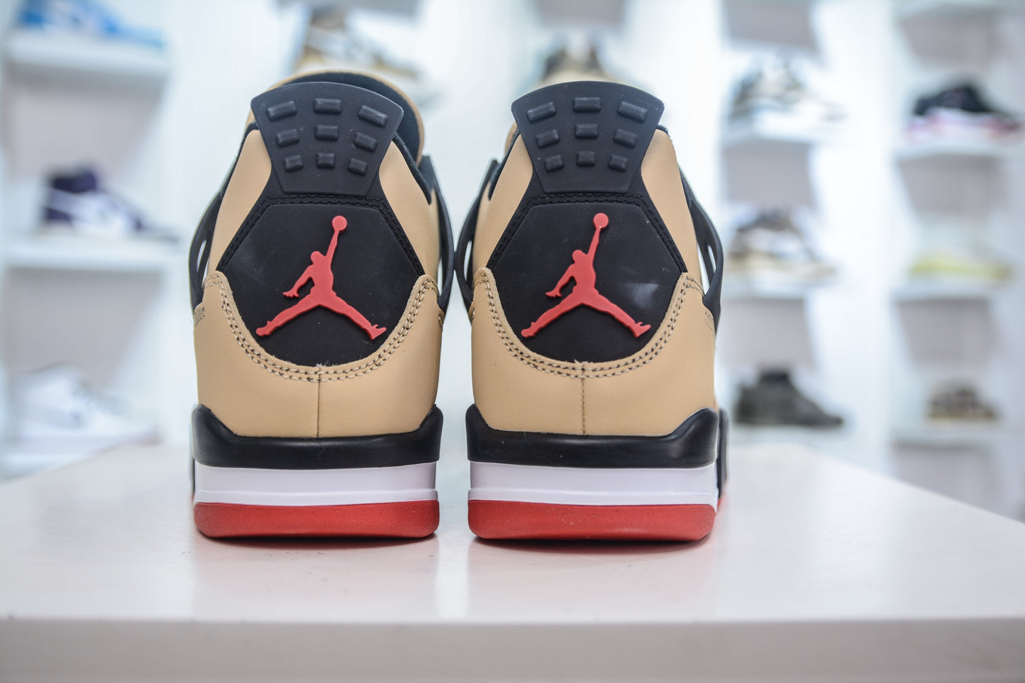 NIKE Air Jordan 4 Retro