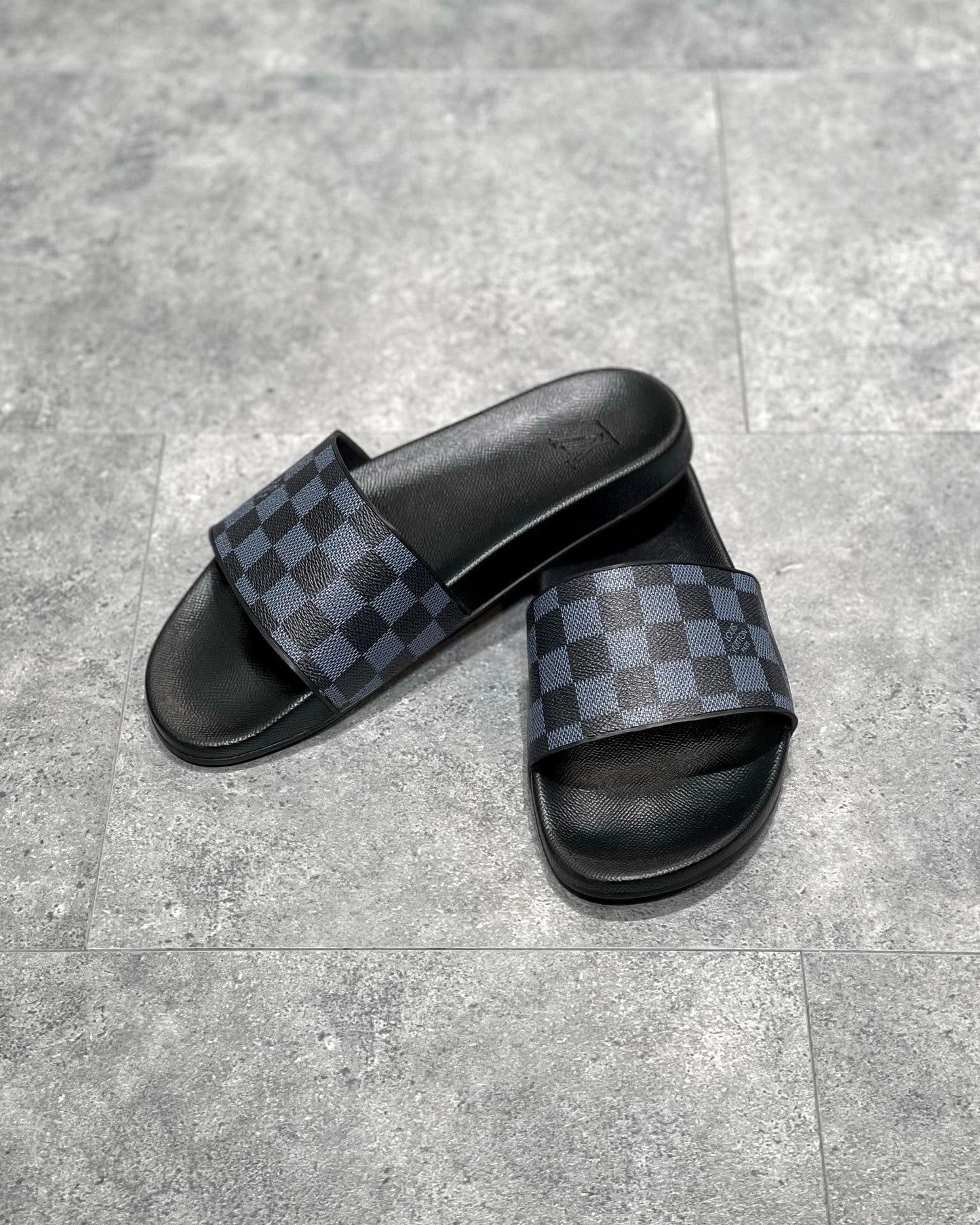 Louis Vuitton Slides Checkered